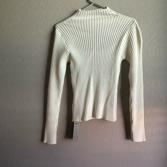 White Ribbed Long Sleeve Top - Picture 2 of 2
